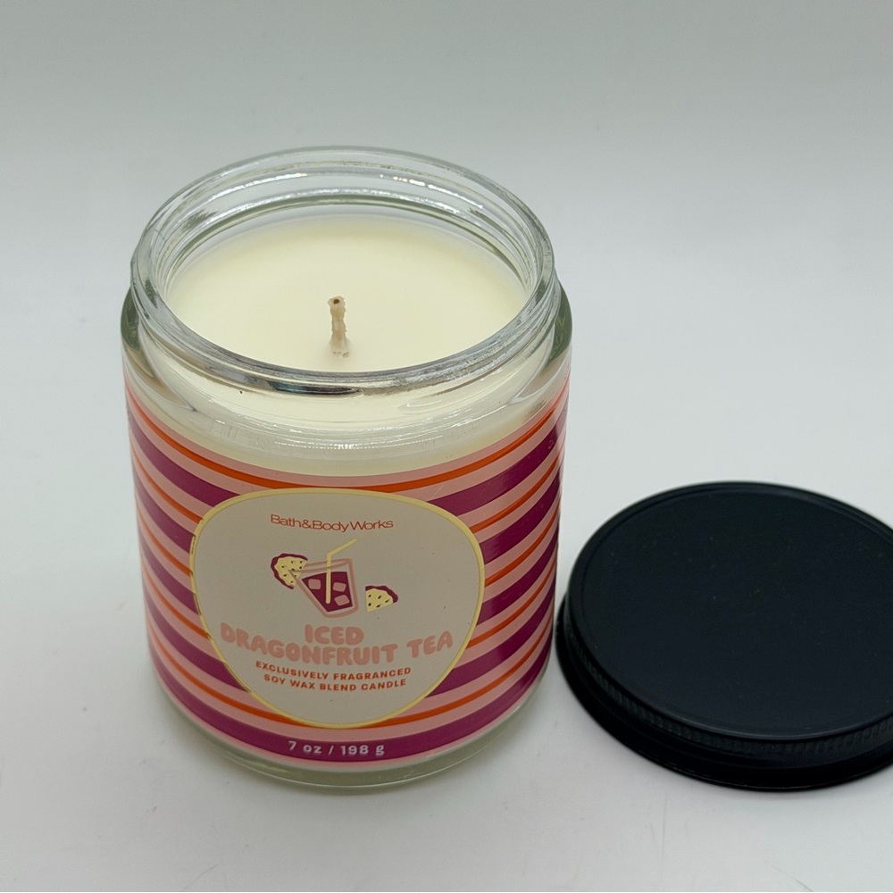 NWT Bath & Body Works Iced Dragonfruit Tea Single Wick Candle 40 hour burn time